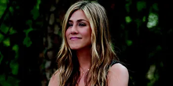Menikah, Jennifer Aniston Akan Undang Ibu Brad Pitt?