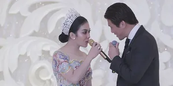 'Menikah' Lagu Kejutan Syahrini Buat Reino Barack, Jatuh Cinta Lagi Tapi Ini Beda!