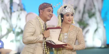 Menikah Pada Usia 40 Tahun, Ade Govinda: Harus Ketemu Orang yang Tepat