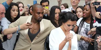 Menikah, Pesona Kim Kardashian Nyaris 'Direbut' Anaknya