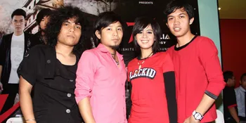 Menikmati Suasana Lebaran Band Zivilia Tak Ambil Job