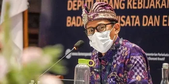 Menparekraf Sandiaga Uno Kenalkan Sang Putra Pada Bima S, Action Figure Karya Anak Bangsa