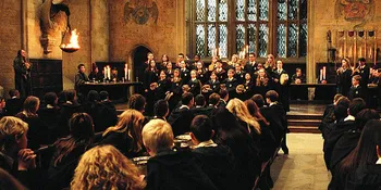 Menu Ini Bakal Kalian Cicipi di Jamuan Makan Malam Hogwarts