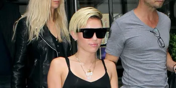 Menyesal, Miley Cyrus Kirim Surat Cinta Pada Liam Hemsworth