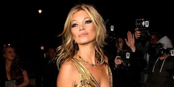 Merokok Rp 32 Juta Ala Kate Moss