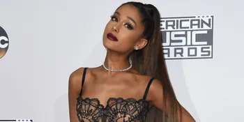 Mesra! Ariana Grande dan Mac Miller Ciuman di Atas Panggung