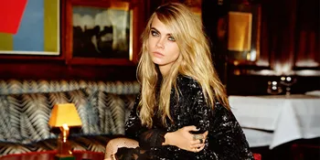 Mesra, Cara Delevingne &#38; 'Pacar' Wanitanya Bisik-Bisik Manja