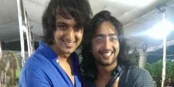 Mesranya Bromance ala Saurabh Raj Jain dan Shaheer Sheikh