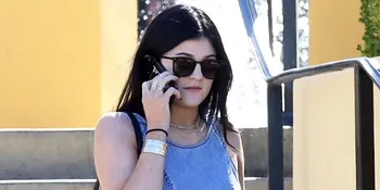 Mesranya... Kylie Jenner - Jaden Smith Berpelukan Layaknya Kekasih