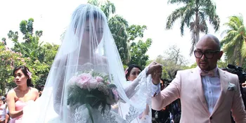 Mewah! Gaun Nikah Chelsea Dihiasi 2500 Swarovski Dari Milan