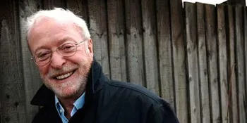 Michael Caine Bereuni Dengan Christopher Nolan di 'INTERSTELLAR'