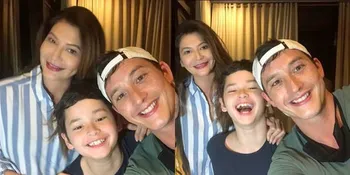 Mike Lewis Kunjungi Tamara Bleszynski dan Putranya, Selfie Bareng