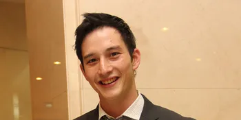 Mike Lewis Siapkan Debut Film Internasional