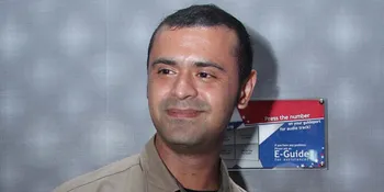 Mike Lucock, Melenggang Sendiri di Atas Red Carpet