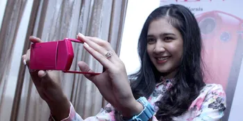 Mikha Tambayong Biasa Foto Diri Sendiri