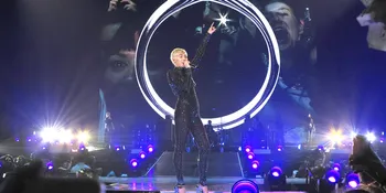 Miley Cyrus Bantah Aksi di Klub G.A.Y Untuk Liam Hemsworth