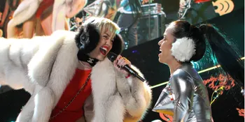 Miley Cyrus Persembahkan Lagu Untuk Liam