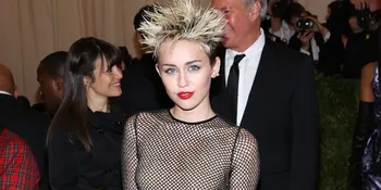 Miley Cyrus Sabet Gelar Wanita Paling Hot Sejagad