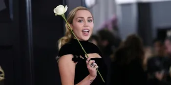 Miley Cyrus Umumkan Tanggal Rilis Single Terbarunya 'Midnight Sky'