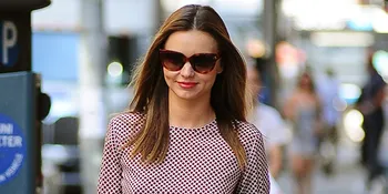 Miranda Kerr Berpose Nyaris Tanpa Busana di Majalah