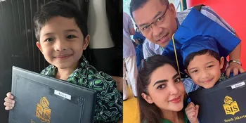 Momen Arsya Hermansyah yang Baru Saja Lulus TK, Penuh Kebahagiaan - Tampil Gemas Pakai Toga