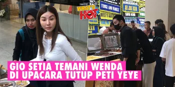 Momen Giorgino Antonio Setia Temani Sarwendah Di Upacara Tutup Peti Mendiang Yeye