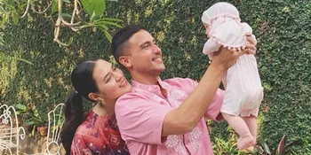 Momen Hamish Daud dan Raisa Lakukan Tradisi Potong Rambut Untuk Zalina