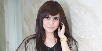 Momo Geisha: Apapun Tentang Avril Lavigne, Saya Suka