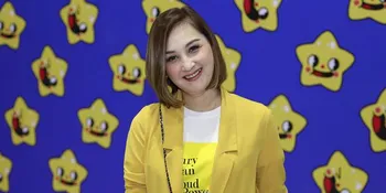 Mona Ratuliu Lakukan Detox ke Anak Untuk Atasi Kecanduan Gadget, Gimana Caranya?