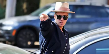 Move On Dari Selena, Justin Bieber Gandeng Mesra Shanina Shaik