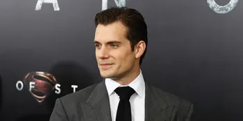 Move On, Mantan Kekasih Henry Cavill Resmi Menikah!