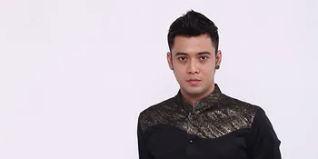 Mualaf Demi Istri, Pesinetron Kris Hatta Kecewa Dituding Palsukan Buku Nikah