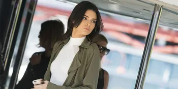 Muncul Tanpa Bra, Bagian Pribadi Kendall Jenner Tertangkap Kamera