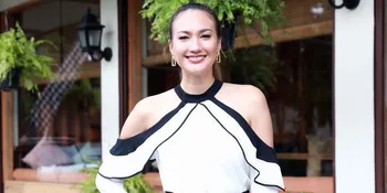 Nadine Chandrawinata Berbagi Cerita Seru Bertemu Komodo dan Hiu