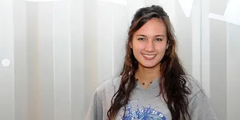 Nadine Chandrawinata 'Big No For High Heels' di Luar Fashion Show