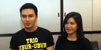 Naik Kursi Roda, Ibunda Tetap Hadiri Akad Nikah Aldi Taher