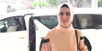 Naik Motor Bertiga, Angel Lelga Pede Nggak Pakai Helm