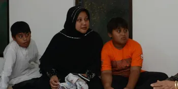 Anak Laki-Laki Komeng Sempat Tak Percaya Adik Kembarnya Meninggal