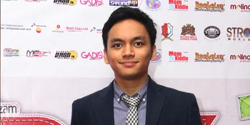 Natal, Calvin Jeremy Bikin Kebaktian Kecil Dengan Keluarga