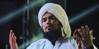 Natalie Holscher Putuskan Lepas Hijab, Ustaz Derry Sulaiman: Saya Harap Setelah Fase ini Nathalie Nanti Bercadar