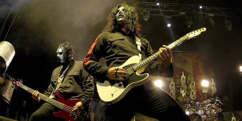 Netizen Gempar Ketika Lihat Slipknot Mainkan Dangdut Koplo!