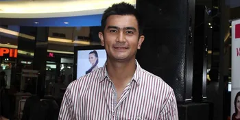 Ngabuburit, Sandy Syarif Pilih Main Golf