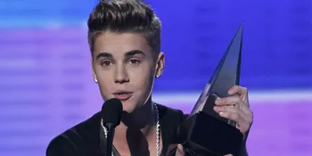 Ngawur, Justin Bieber Tato Orang Secara Ilegal