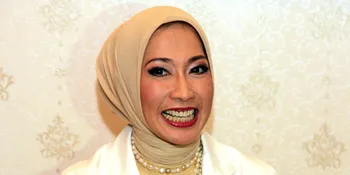 Ngefans Ratu Elizabeth, Iranty Purnamasari Buat Baju Cantik Ini!