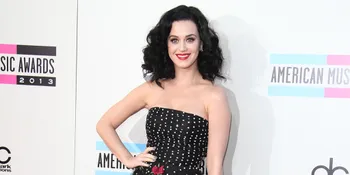 Ngeri! Katy Perry 'Hampir Mati' Ditelan Ikan Hiu
