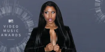 Nggak Pernah Kapok, Nicki Minaj Kembali Nip Slip