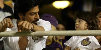 Niat Belanja Santai Bareng AbRam Khan, SRK Bikin Toko Ini Heboh