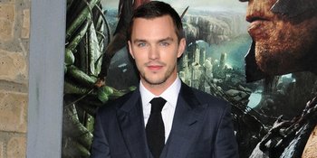 Nicholas Hoult Bakal Berperan Jadi Manajer The Beatles Yang Gay?
