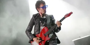 Nih! 7 Gitaris Dengan Signature Model Milik Mereka Sendiri