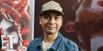 Nikah Pakai Adat Batak, Raditya Dika Kesulitan Belajar Tari Tortor